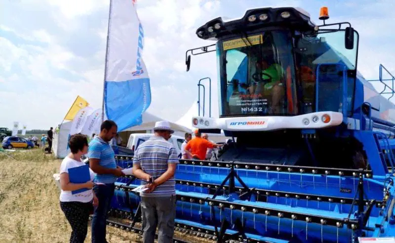 Комбайн Агромаш 3000, Жатка 6 метров-0